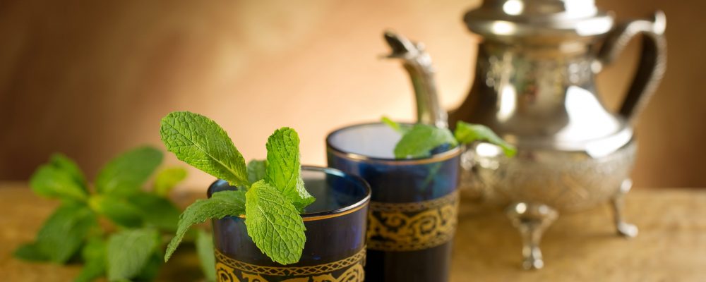 Marrakech-Balade-au-dos-de-dromadaireThe-a-la-menthe-Marocain